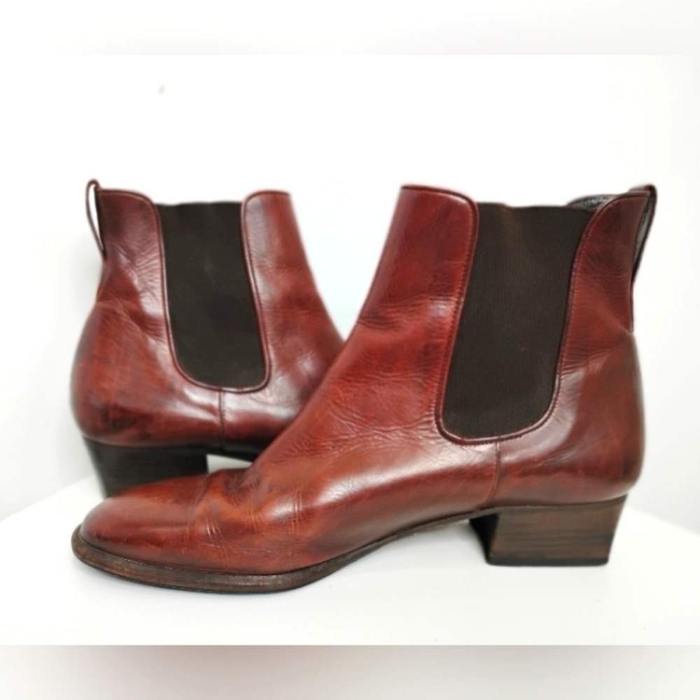 LORENZO BANFI CHELSEA BOOTS